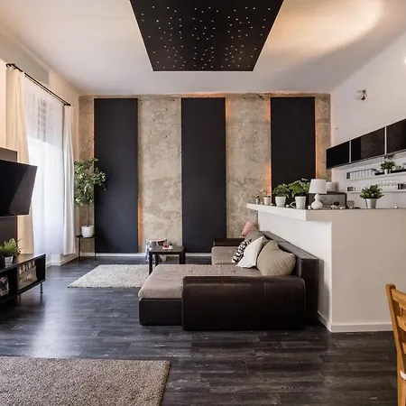 Spacious Almassy Apartamento