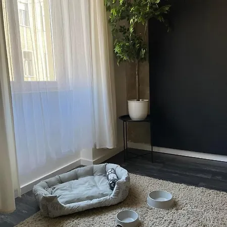 Spacious Almassy Apartamento Budapeste